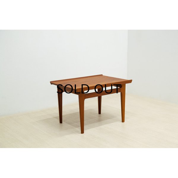 画像1: Finn Juhl Model FD535 Solid Teak Side Table