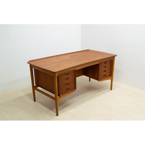 画像1: Svend Aage Madsen Teak Desk