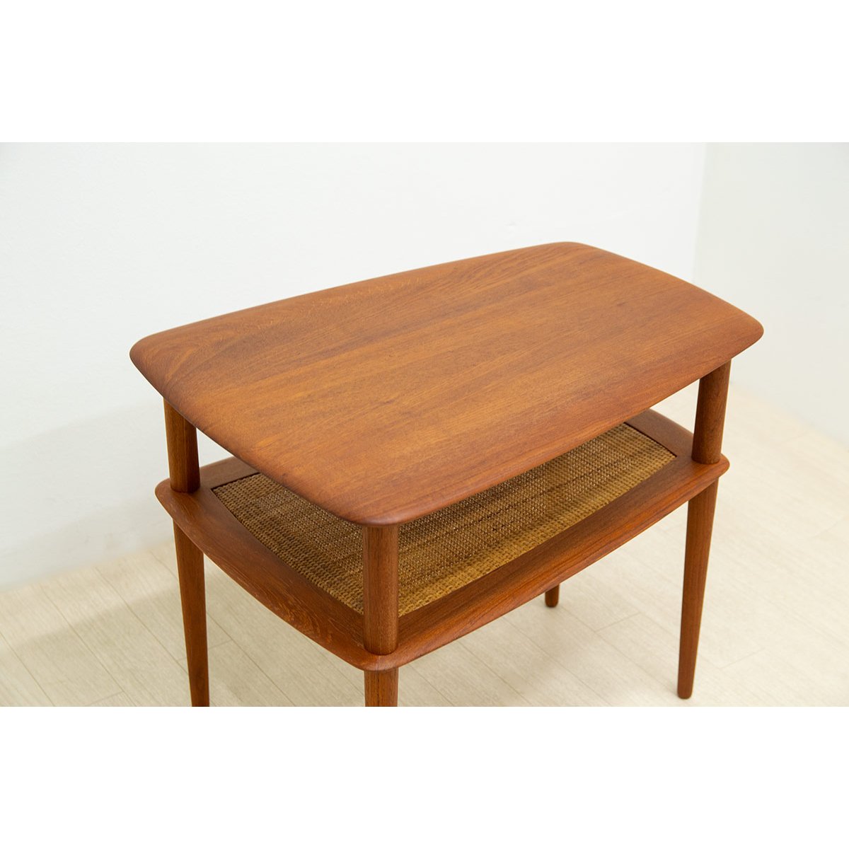 Peter Hvidt & Orla Molgaard Nielsen Side Table Model518 Peter Hvidt & Orla Molgaard Nielsen Side Table Model518