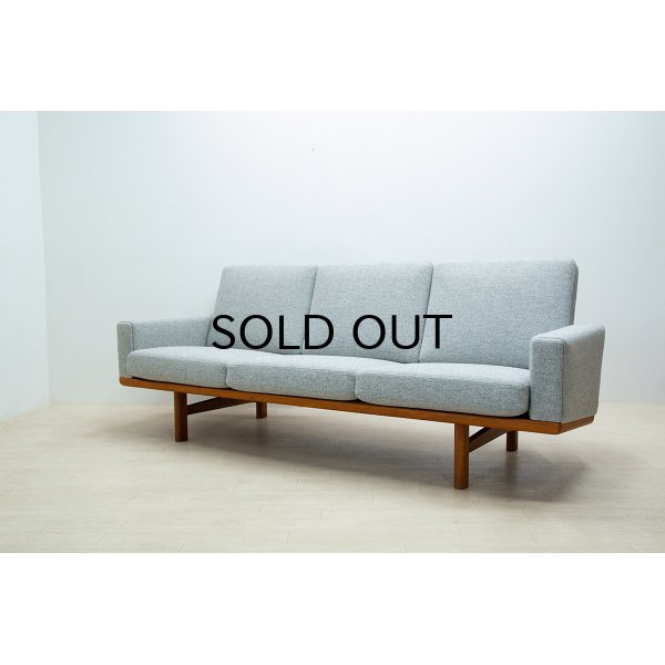 画像2: Hans.J.Wegner GE236-3P Sofa ,Oak