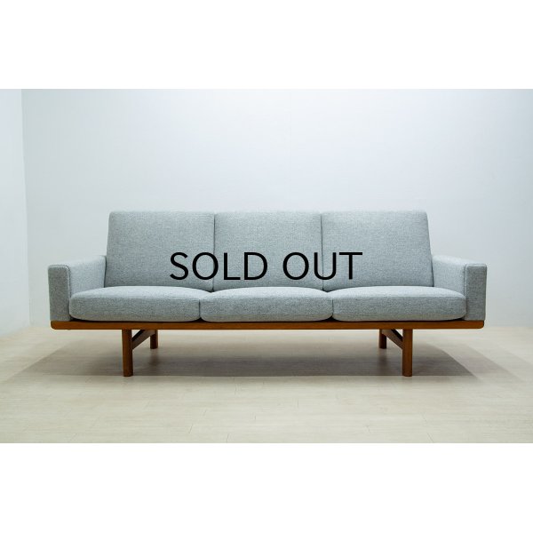 画像1: Hans.J.Wegner GE236-3P Sofa ,Oak