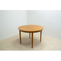 Skovmand & Andersen Oak Round Dining Table（銀座店）