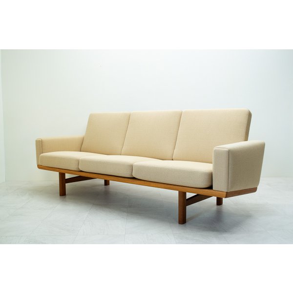 画像2: Hans.J.Wegner GE236-3P Sofa ,Oak（銀座店）