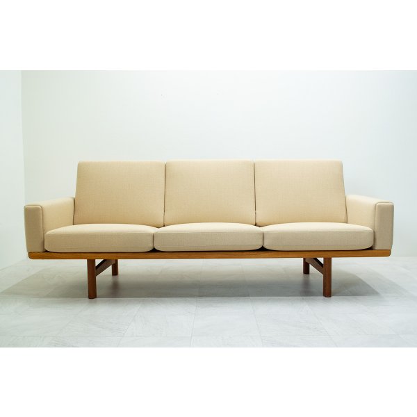 画像1: Hans.J.Wegner GE236-3P Sofa ,Oak（銀座店）