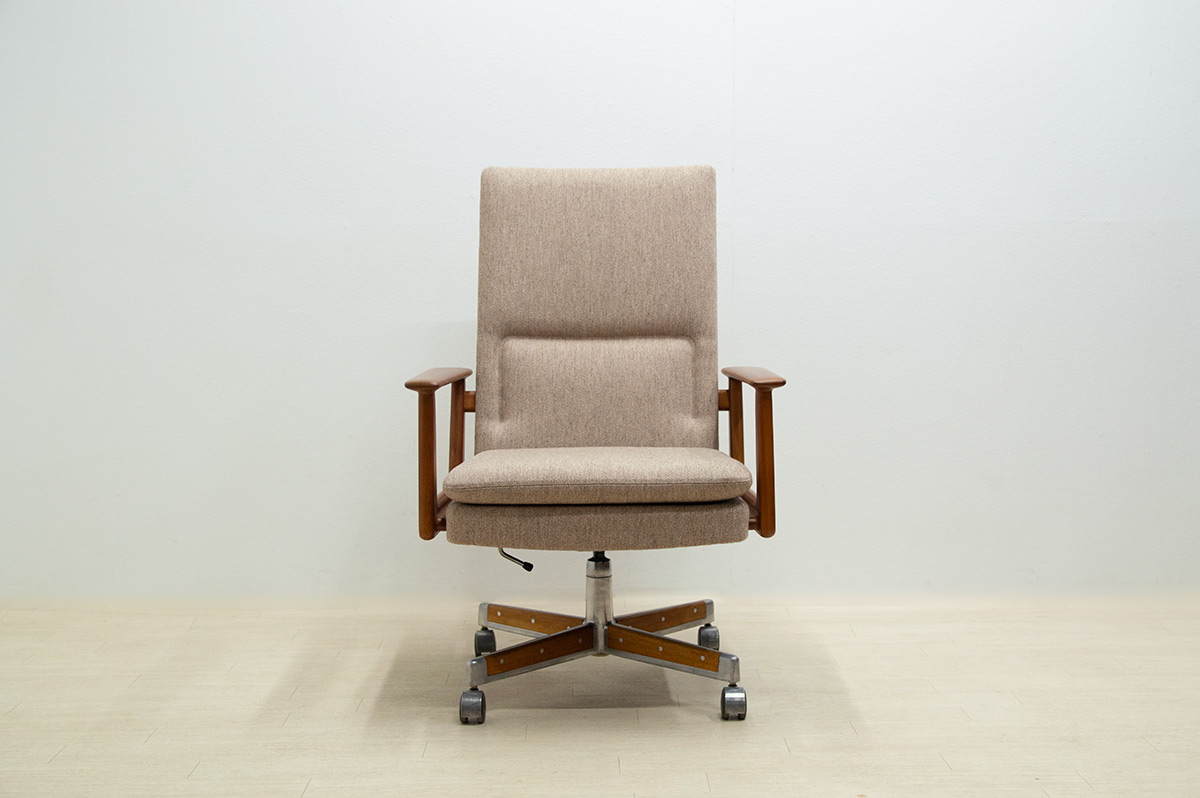 Arne Vodder Desk Chair Model 419 Mahogany