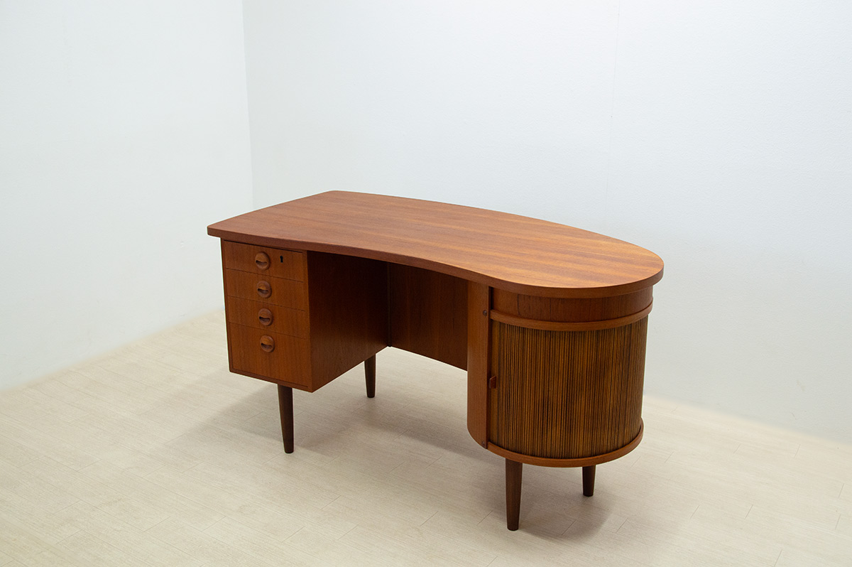 Kai Kristiansen Kidney Desk / Teak（銀座店）