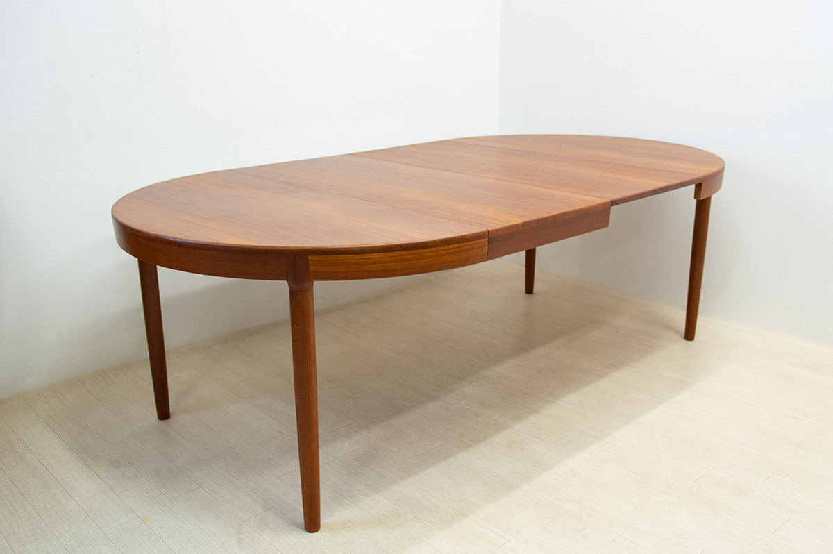 Harry Ostergaard Round Dining Table Model68 Teak